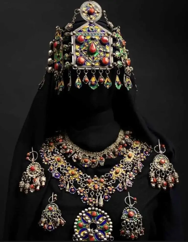 Amazigh fibula, Handmade Amazigh fibula, Moroccan Amazigh jewelry, Berber fibula, Moroccan fibula jewelry, Amazigh brooch, Berber jewelry, Moroccan silver jewelry, Handmade Moroccan jewelry, Amazigh heritage jewelry, North African jewelry, Traditional Moroccan jewelry, Moroccan tribal jewelry, Moroccan artisan jewelry, Berber accessories, Moroccan handmade crafts, Amazigh culture jewelry, Ethnic Moroccan jewelry, Authentic Moroccan jewelry, Moroccan jewelry for women